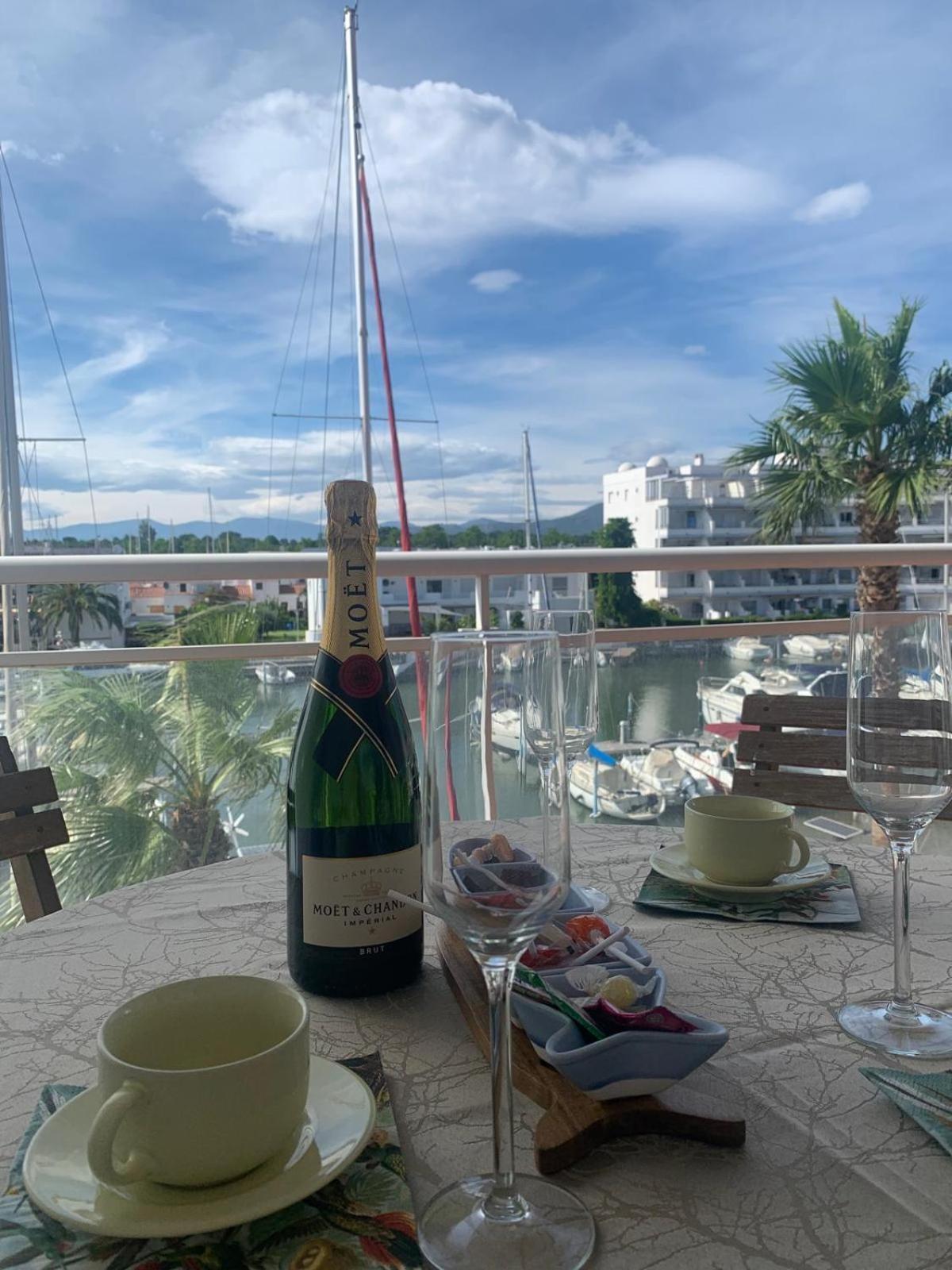 De Dos Con Terraza Y Plaza De Aparcamiento